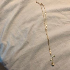 Beautiful rose necklace NWOT